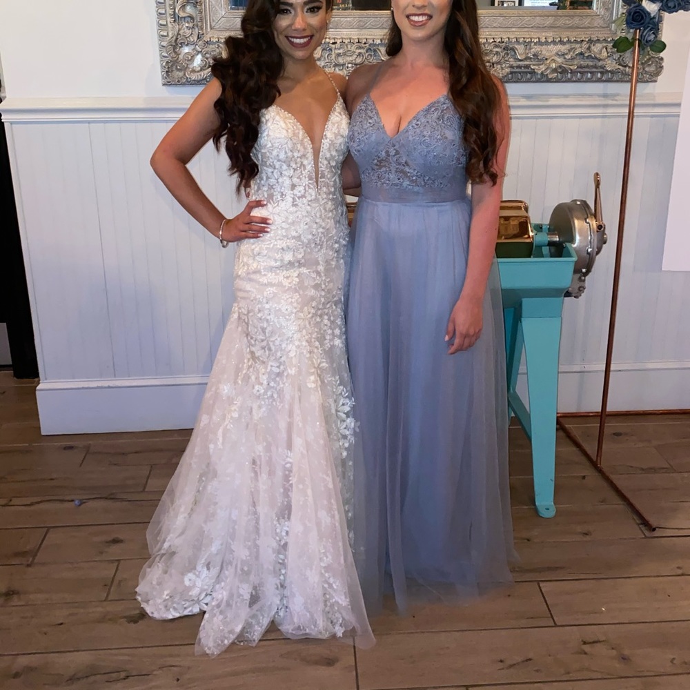 Dress - Picture 3 of 3